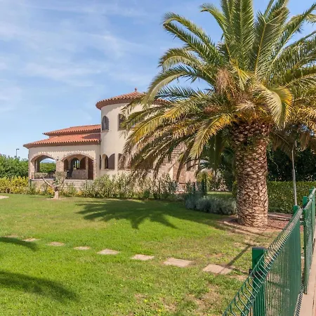 Villa Beautiful With Swimming Pool In Torroella De Fluvia